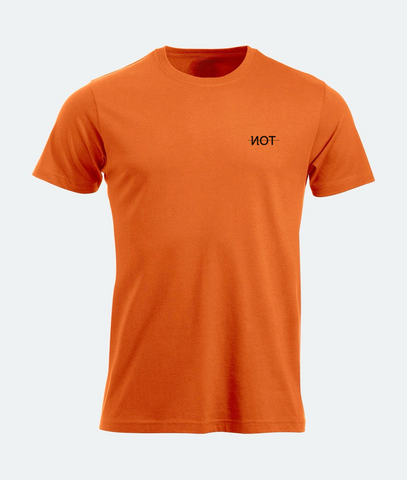 T-shirt Uomo “NOT” – Stampa minimal Lato Cuore Not Saudades