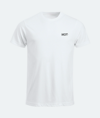 T-shirt Uomo “NOT” – Stampa minimal Lato Cuore Not Saudades